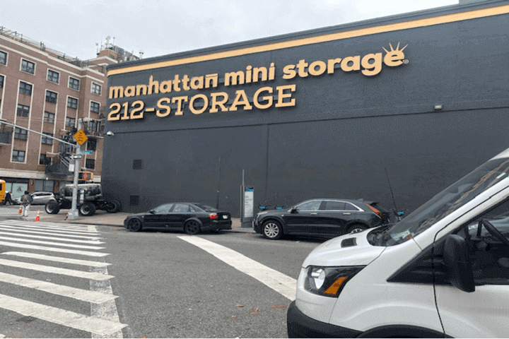 Manhattan Mini Storage in Brooklyn, NY